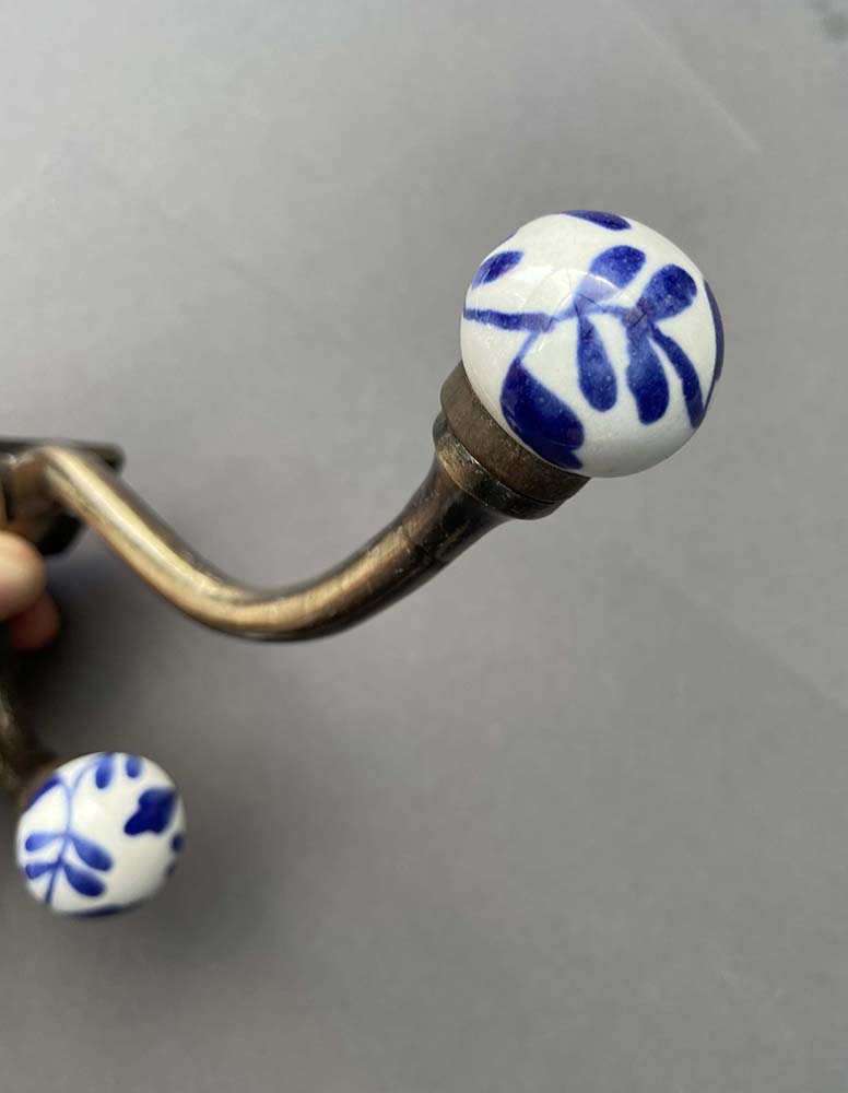 Single coat hooks with blue flowers
