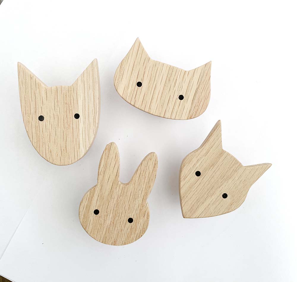 Tier Wandhaken & Schubladengriffe aus Holz. Tierische Haken aus Eiche in Scandinavian-Design. Hase Hund Katze Fox