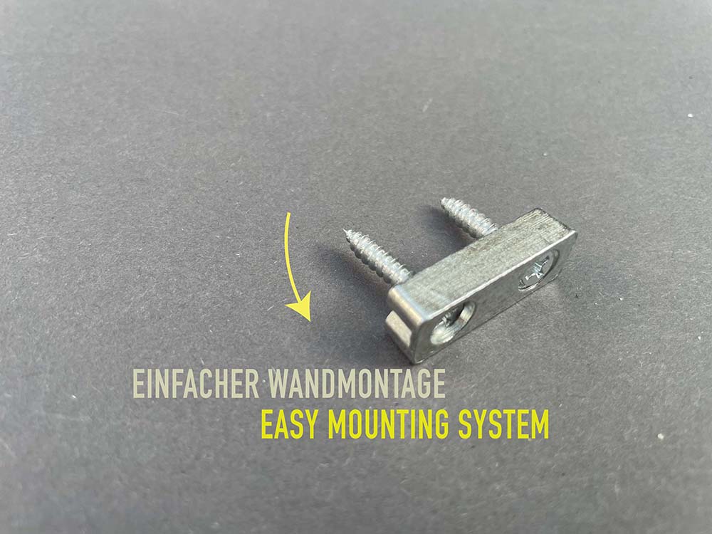 Einzelne Garderobenhaken im modernen Stil. Silberne Metallhaken Wandhaken für Eingang