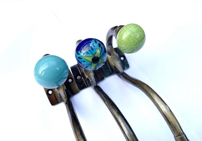 Einzelne Garderobenhaken in Vintage Stil  - Dunkelblau mit grüne Blume