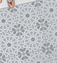 Lade das Bild in den Galerie-Viewer, CASABLANCA - Orientalische Schablone für Terrassenplatten - für Gartenplatten Betonplatten

