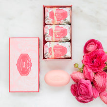 Lade das Bild in den Galerie-Viewer, Veganer Duftseife Geschenkkarton 3 Stück 150gr - Rose

