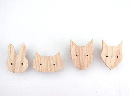 Tier Wandhaken & Schubladengriffe aus Holz. Tierische Haken aus Eiche in Scandinavian-Design. Hase Hund Katze Fox