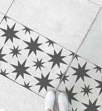 Load image into Gallery viewer, STARS - Schablone für Betonplatten - Fliesen Schablone - Terrassenplatten Schablone - Pflasterstein Schablone
