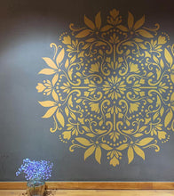 Lade das Bild in den Galerie-Viewer, BLOOM - 110 cm -85 cm XXL Mandala Wandschablone - Große Yoga Mandala Wandschablone
