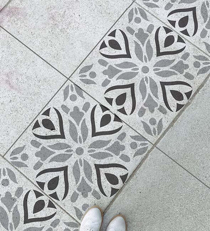 SEVILLA - Terrassenplatten Schablone - Moderne Blumenschablone für die Wand - Fliesen Schablone