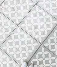 Load image into Gallery viewer, NORDIC - Schablone für Pflastersteine - Gardenplatten Schablonen - Betonplatten Schablone
