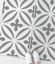 Charger l&#39;image dans la galerie, GÖTEBORG - Schablone für Terrassenplatten - Moderne Bodenschablone in Skandinavischen Stil
