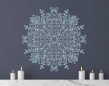 Charger l&#39;image dans la galerie, CLEMATIS - Blumen Mandala Wandschablone - Mandala Durchmesser ab 40 cm
